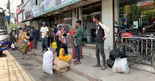 শ্রমিক আন্দোলনে বন্ধ রাজশাহী-ঢাকা রুটের বাস চলাচল, ভোগান্তিতে যাত্রীরা